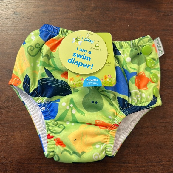 Brand New i play swim diaper. Size 6 months (10-18lbs) - Picture 1 of 4